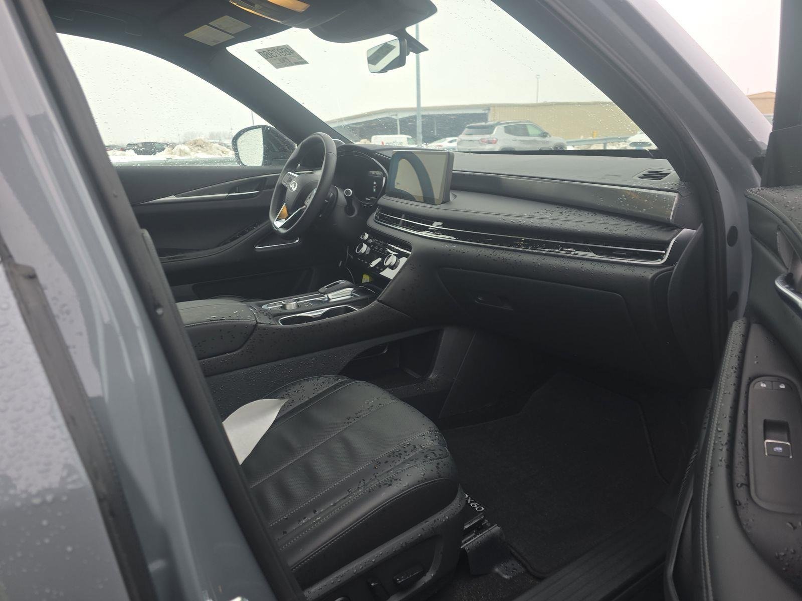 Used 2025 INFINITI QX60 Luxe w/ Black Edition image 9