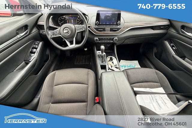 Used 2023 Nissan Altima 2.5 SV FWD image 10