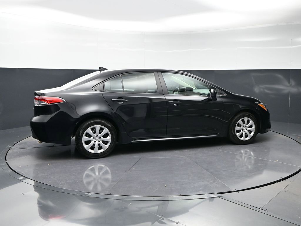Used 2024 Toyota Corolla LE video 2