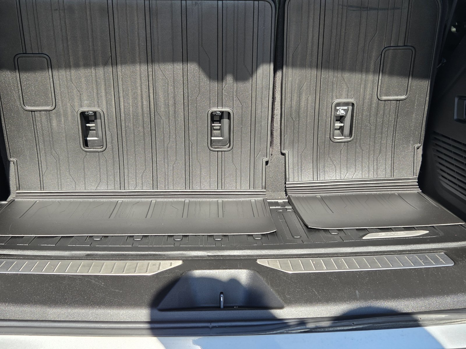 Used 2024 GMC Yukon AT4 AWD/4WD image 33