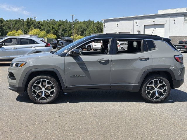 Used 2024 Jeep Compass Limited AWD/4WD image 10
