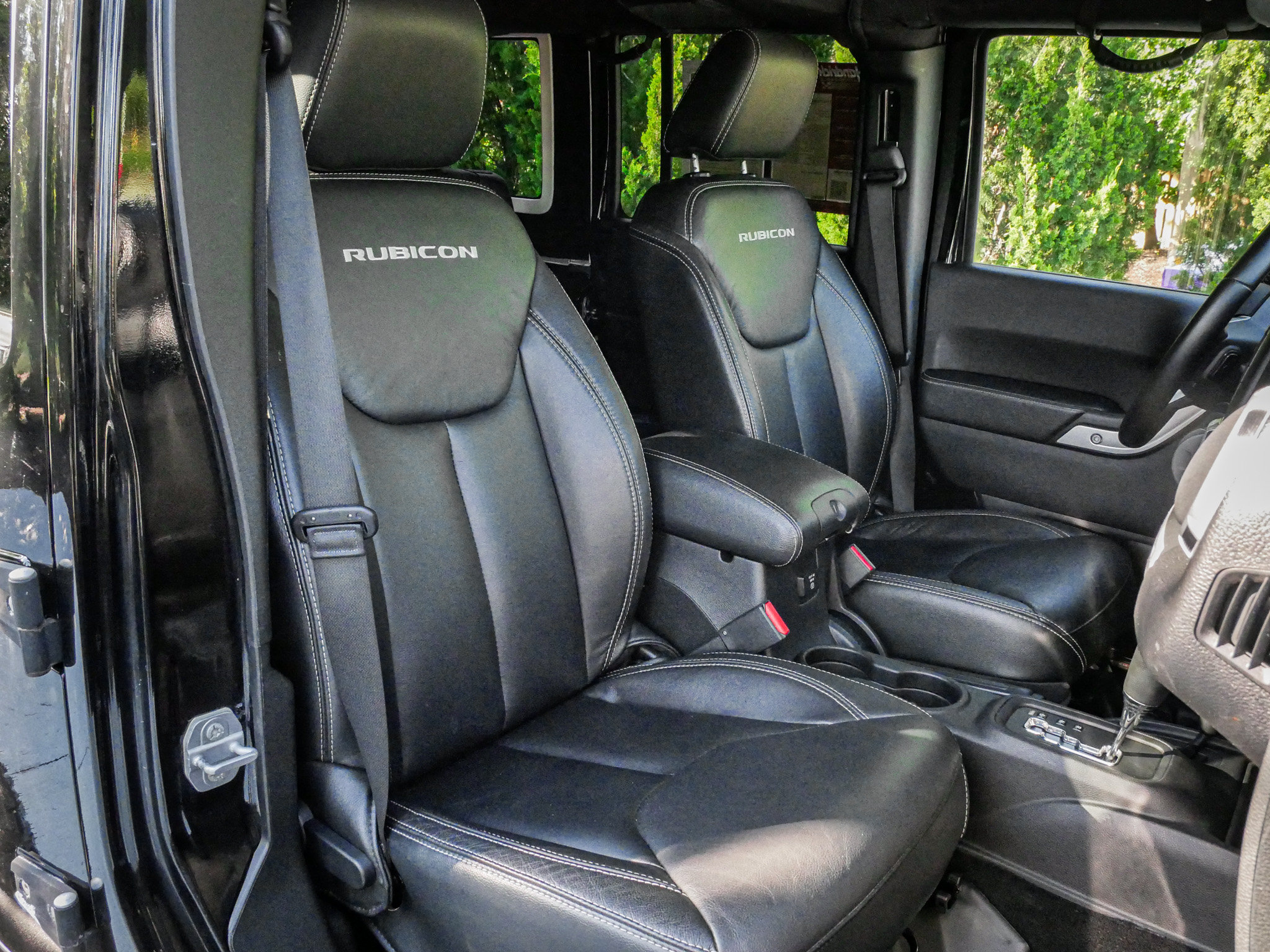 Used 2015 Jeep Wrangler Unlimited Rubicon AWD/4WD image 30