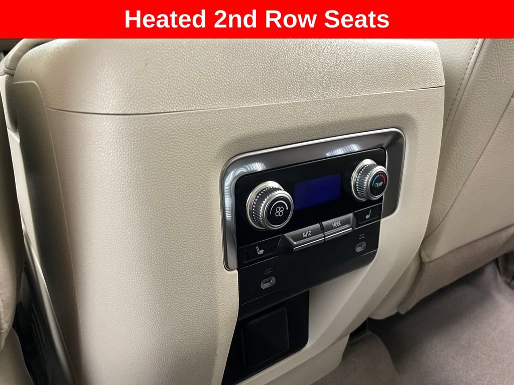 Used 2022 GMC Yukon XL Denali w/ Denali Premium Package AWD/4WD image 14