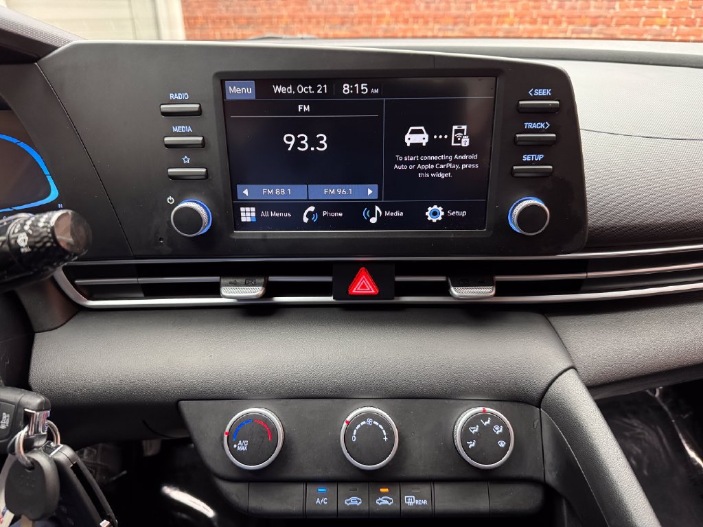 Used 2026 Hyundai Elantra SE FWD image 19