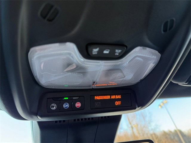 Used 2024 Chevrolet Colorado LT image 25