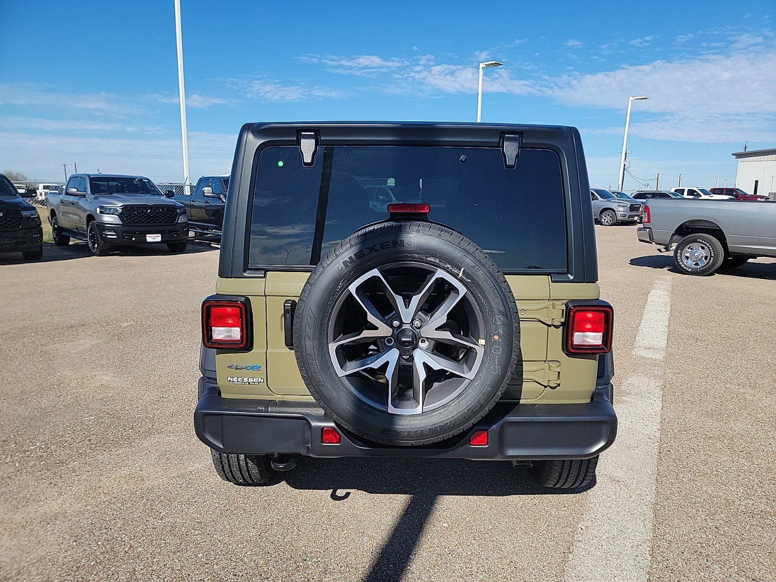 Used 2025 Jeep Wrangler Unlimited Sport S 4xe w/ Convenience Group AWD/4WD image 12