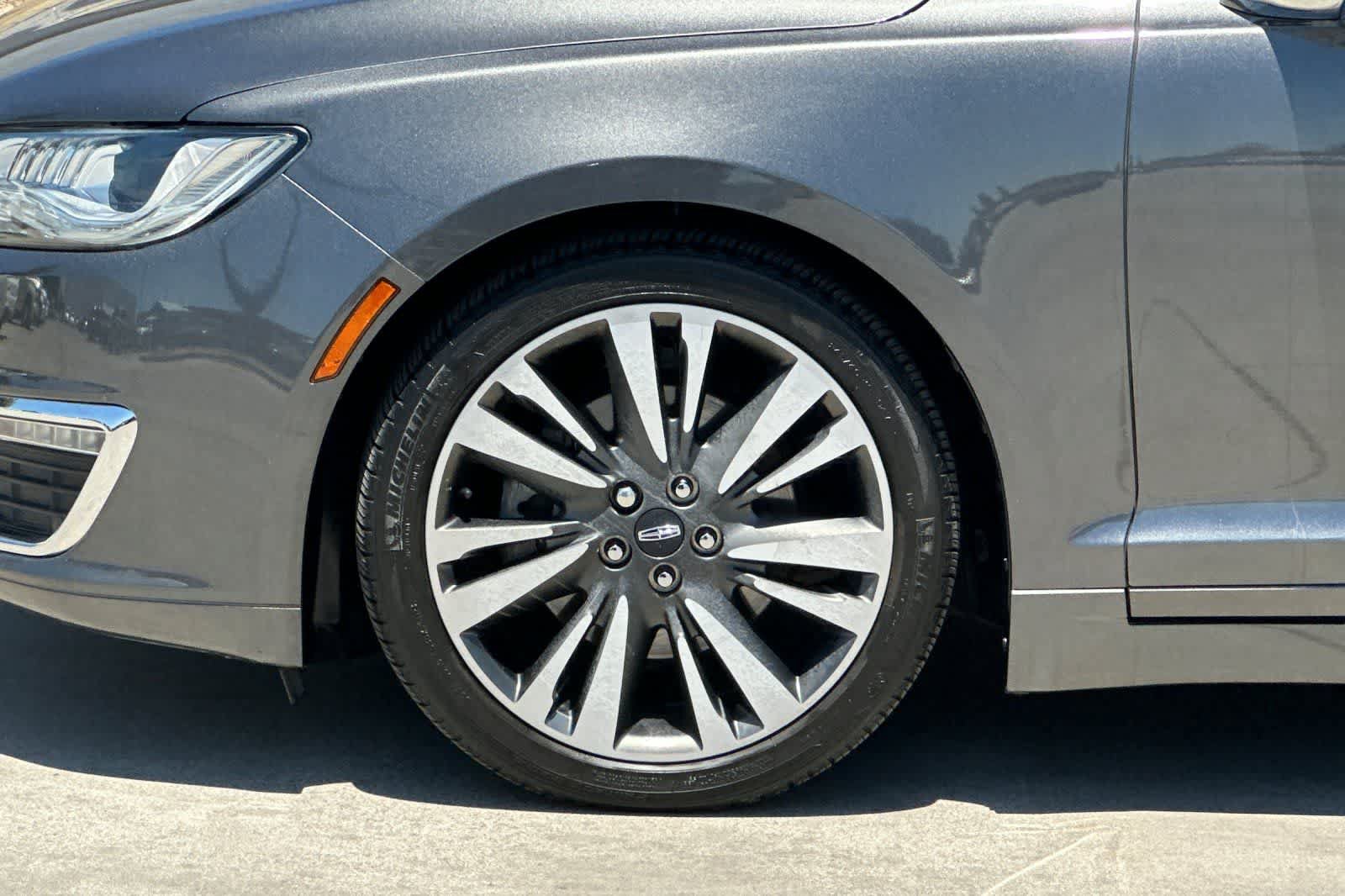 Used 2017 Lincoln MKZ Reserve FWD image 34