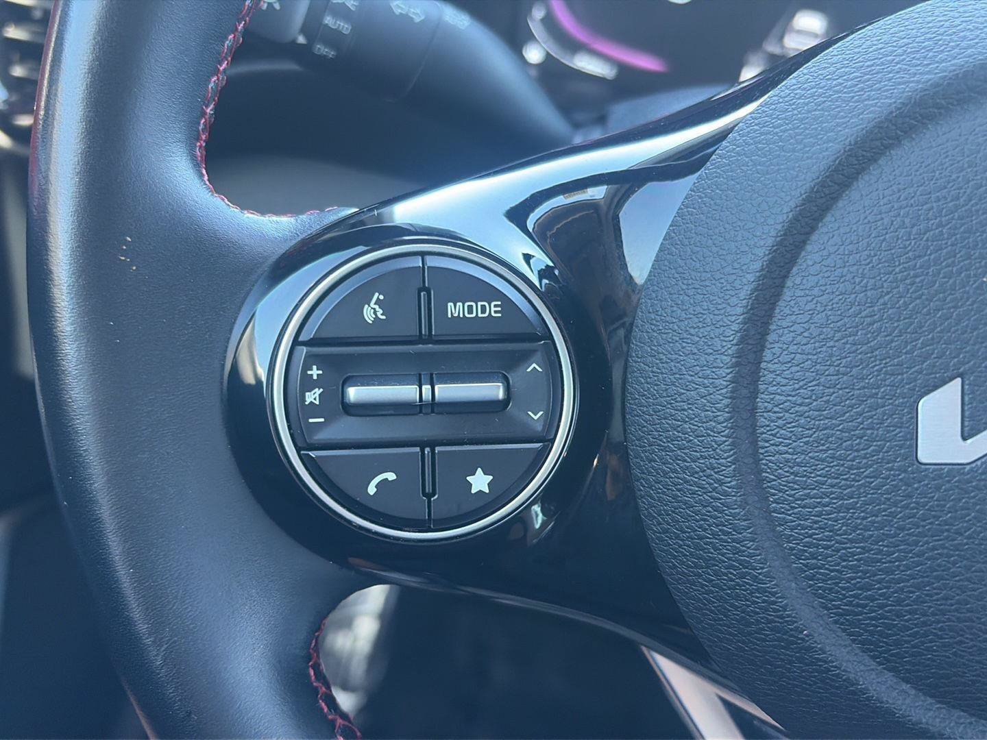 Used 2023 Kia Soul GT-Line FWD image 7