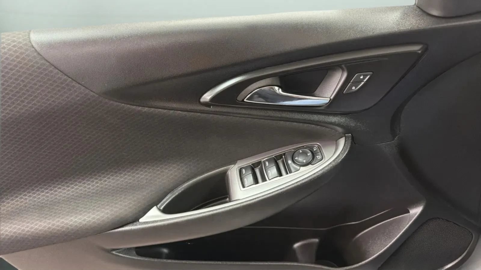 Used 2023 Chevrolet Malibu LT FWD image 17