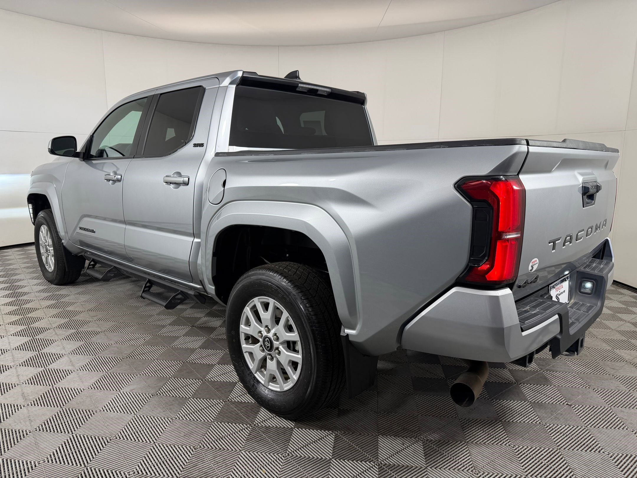 Certified 2024 Toyota Tacoma SR5 image 3