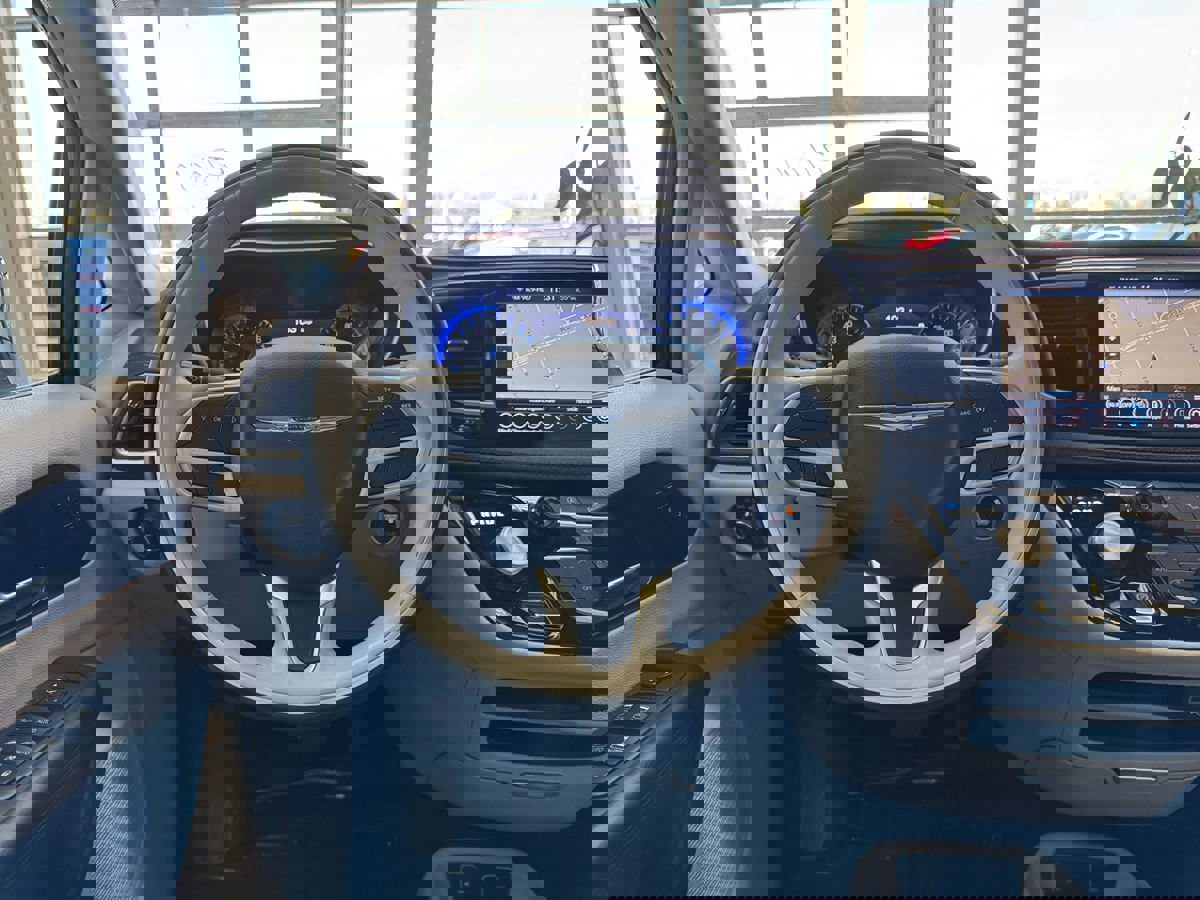 Used 2019 Chrysler Pacifica Limited image 36