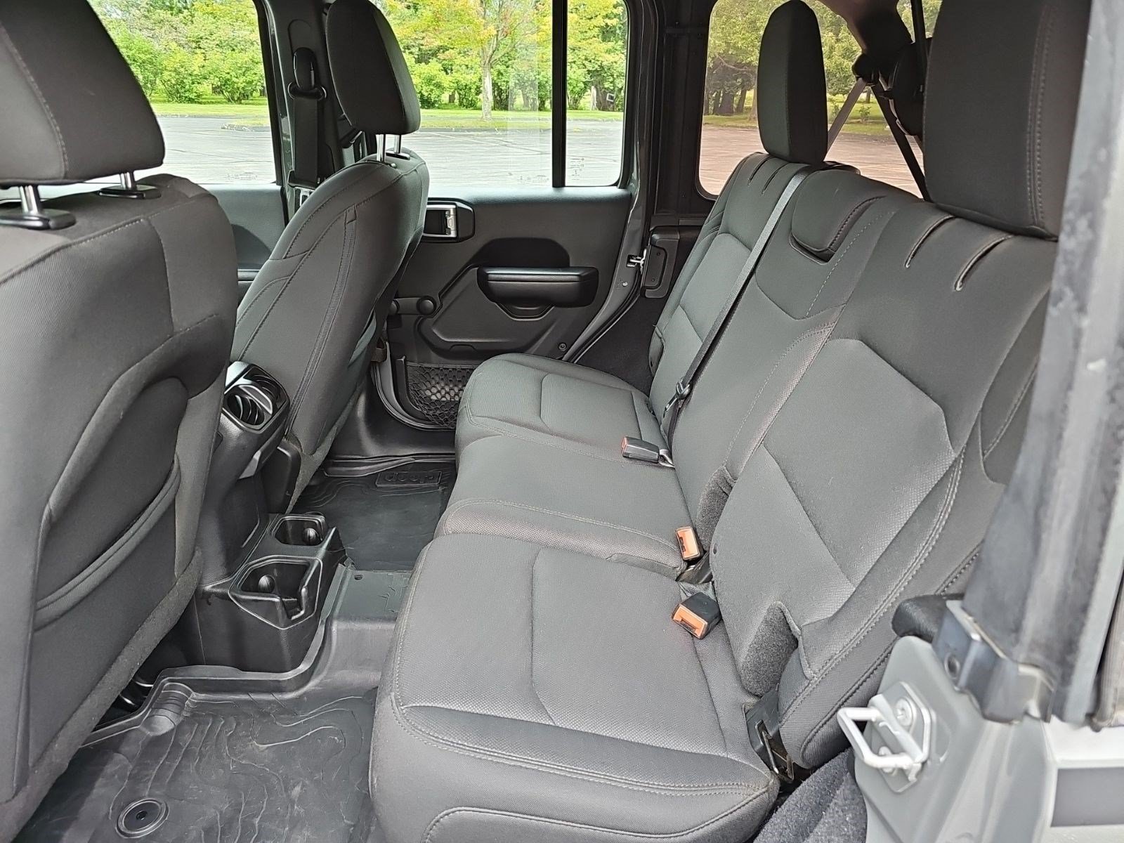 Used 2018 Jeep Wrangler Unlimited Sport AWD/4WD image 18