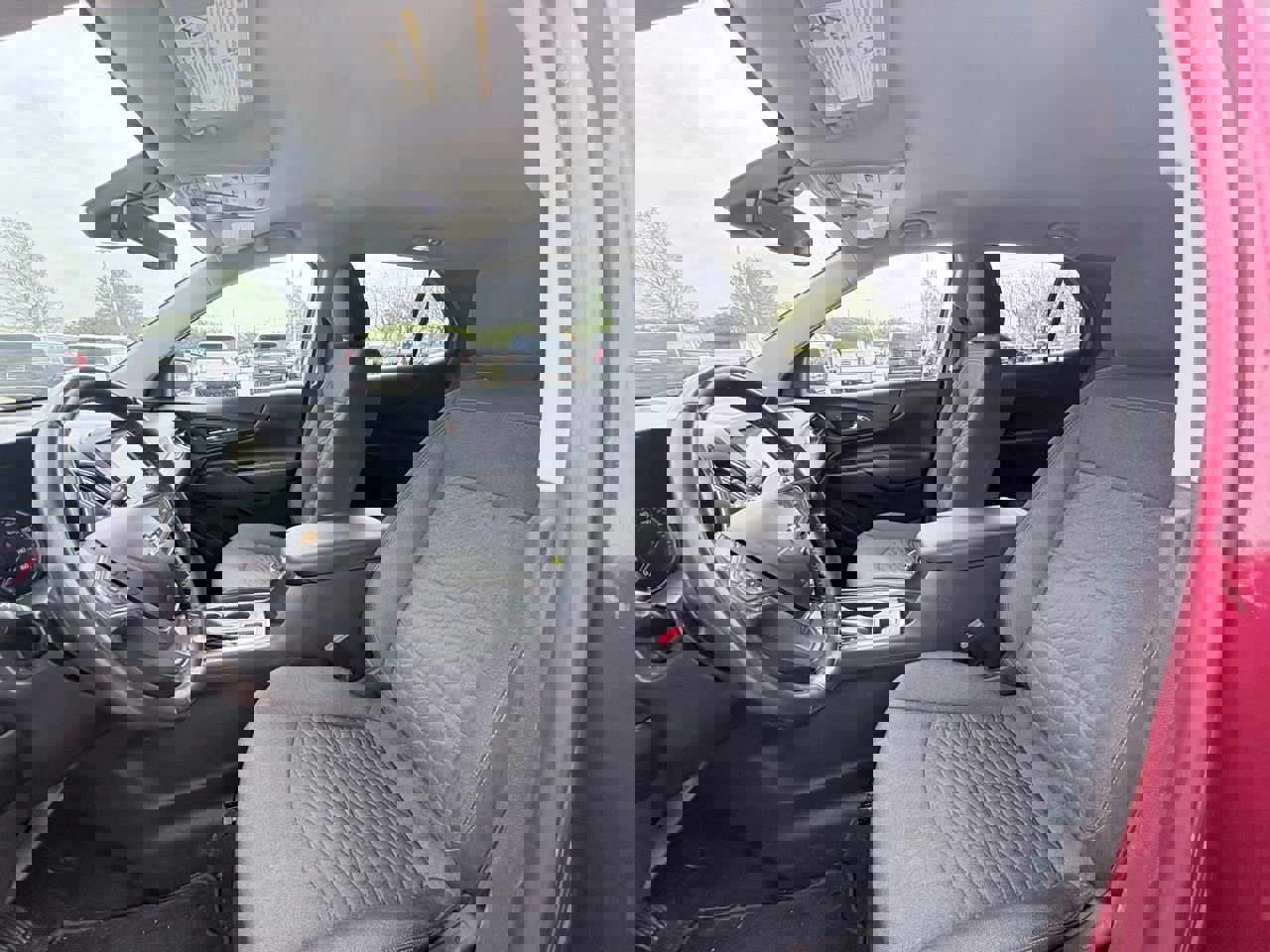 Used 2019 Chevrolet Equinox LT w/ Driver Convenience Package image 6