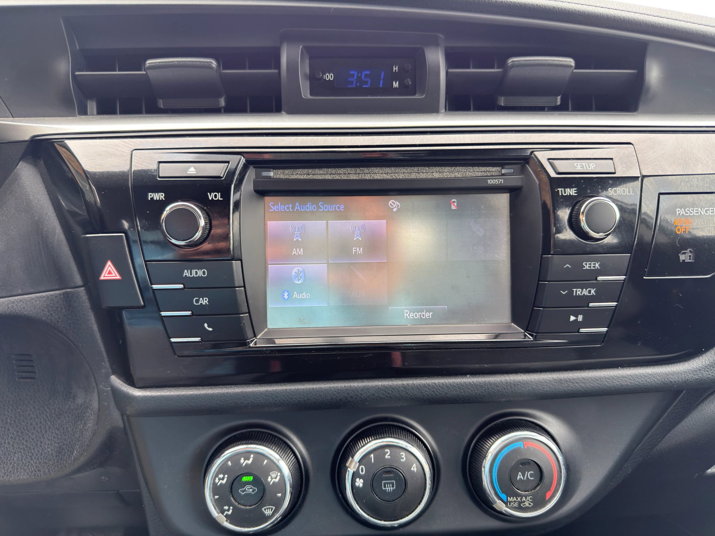Used 2016 Toyota Corolla L FWD image 13