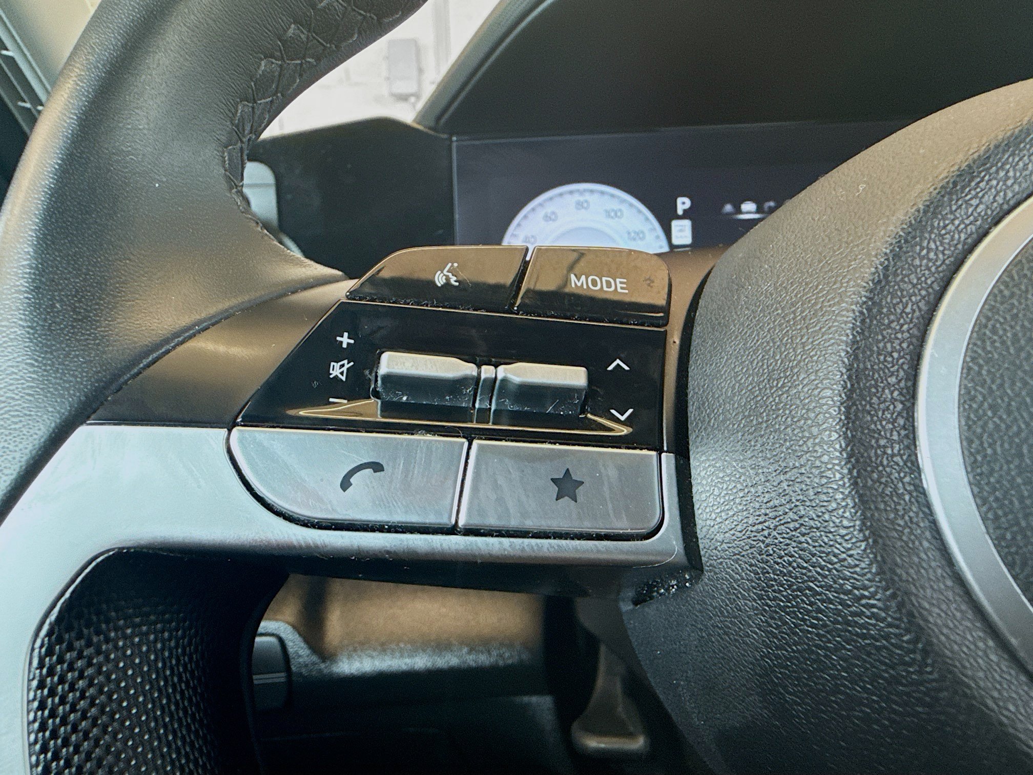 Used 2025 Hyundai Elantra Sport FWD image 35