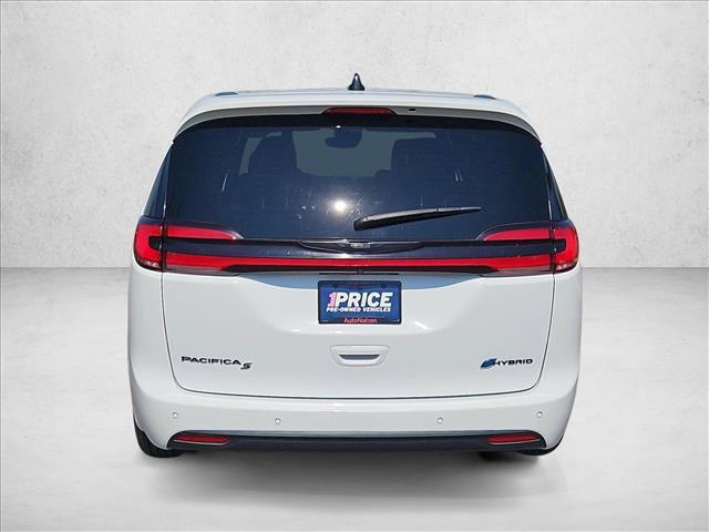 Used 2024 Chrysler Pacifica Limited FWD image 7
