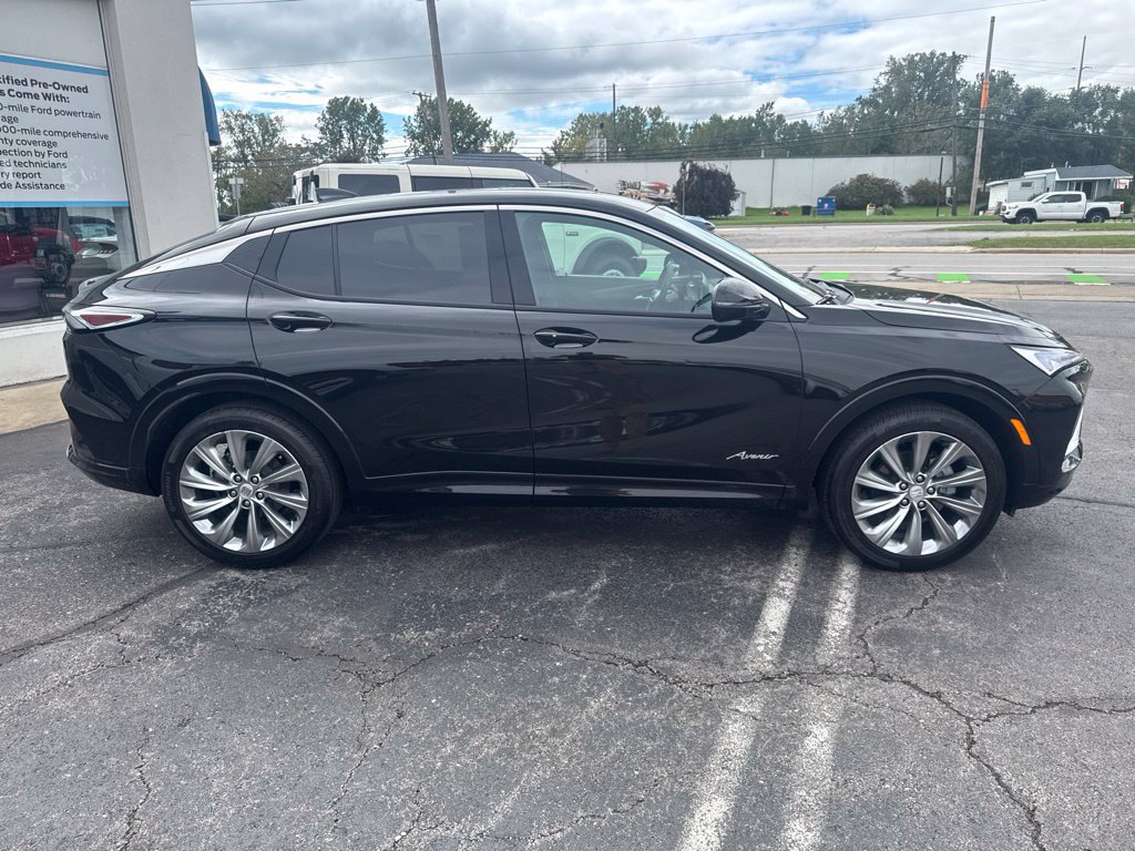 Used 2026 Buick Envista Avenir FWD image 2