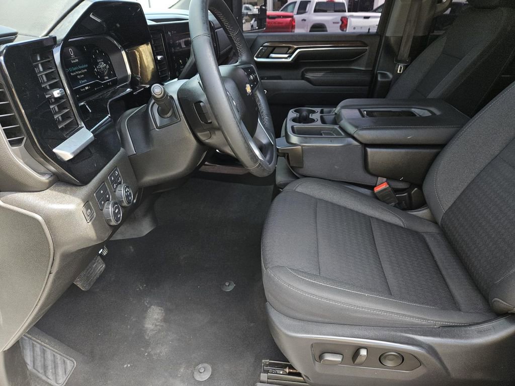 Used 2024 Chevrolet Silverado 2500 LT image 24