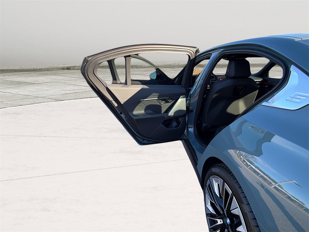 Used 2026 BMW 540i xDrive image 22