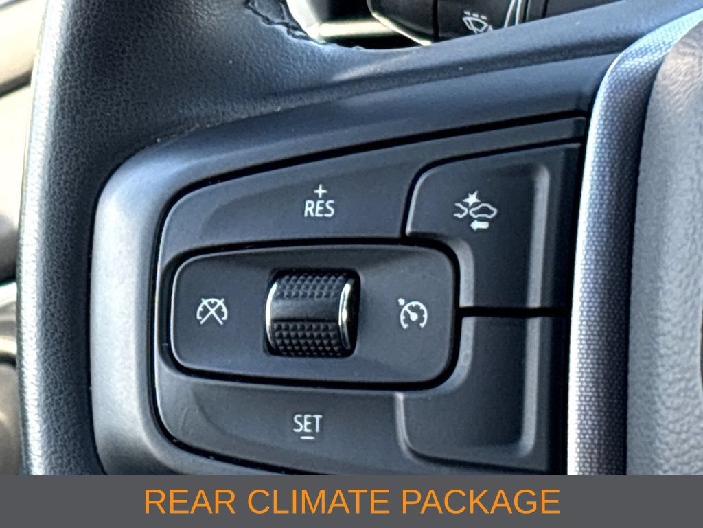 Used 2024 GMC Yukon SLT RWD image 14