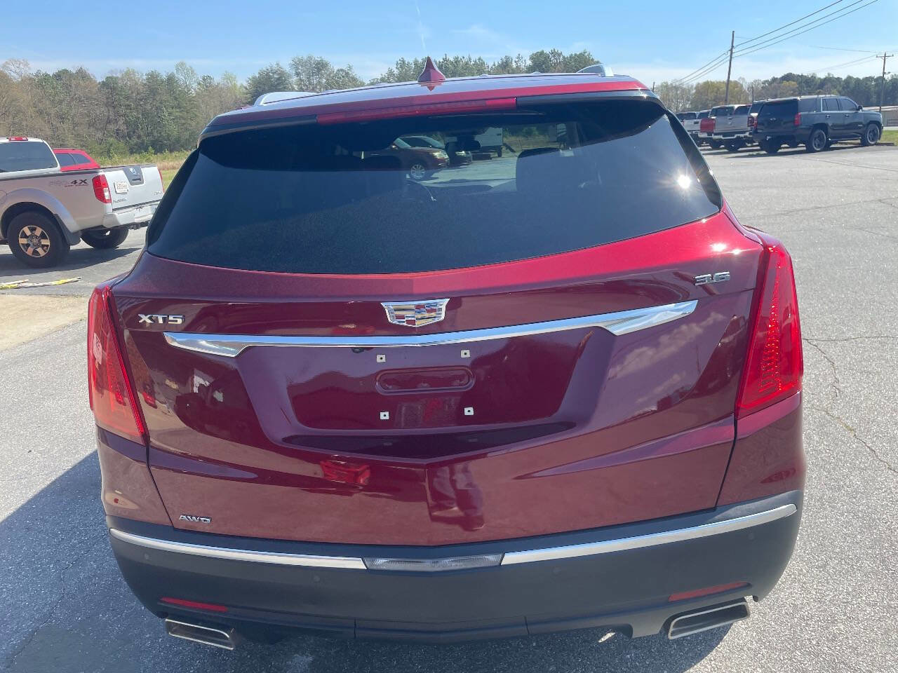 Used 2017 Cadillac XT5 Premium Luxury w/ LPO, Wheel Lock Package image 3