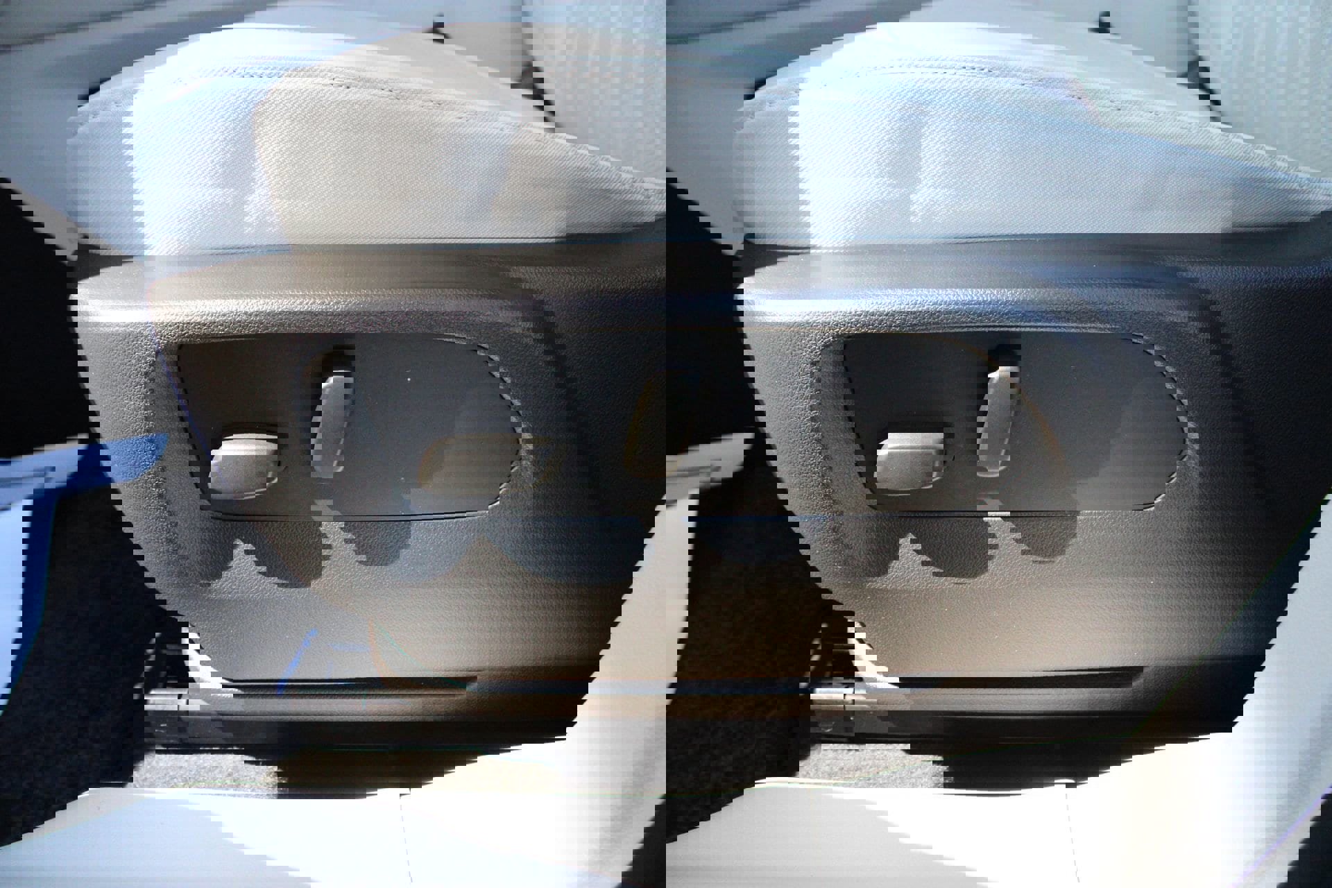 Used 2023 Buick Envision Avenir AWD/4WD image 14