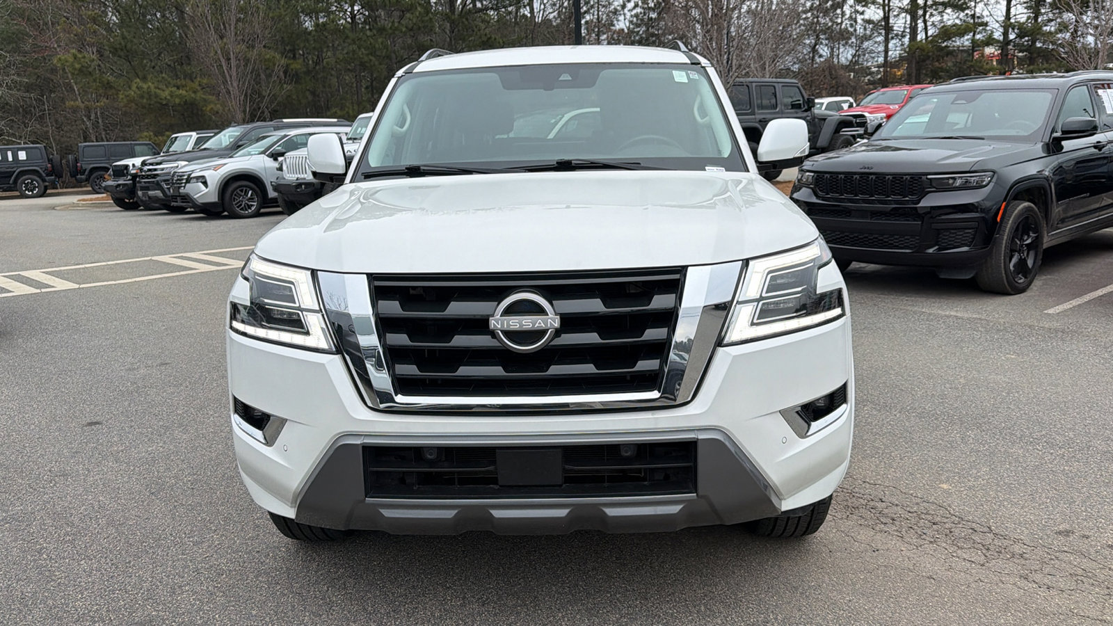 Used 2022 Nissan Armada SV w/ SV Appearance Package image 3