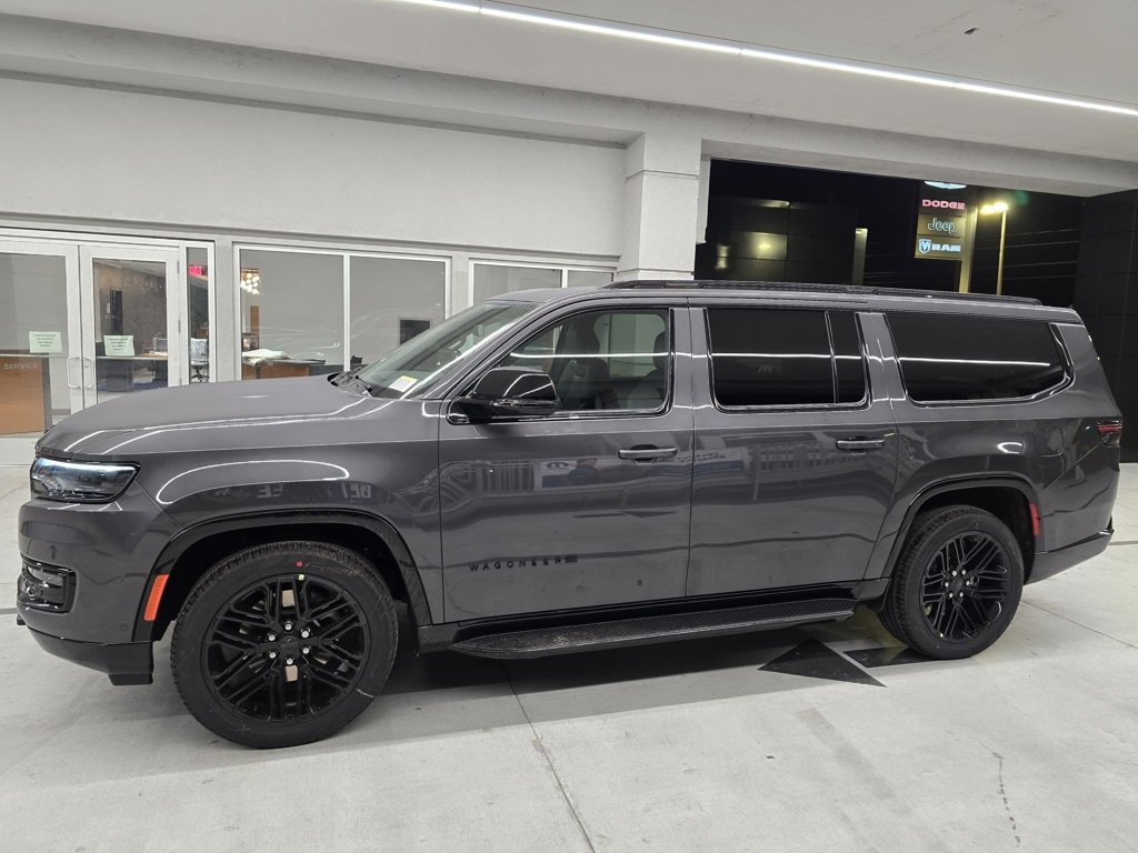 New 2025 Jeep Wagoneer L Series II w/ Premium Group I image 3
