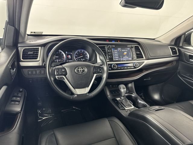 Used 2017 Toyota Highlander XLE image 26