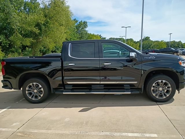 Used 2024 Chevrolet Silverado 1500 High Country w/ Z71 Off-Road Package AWD/4WD image 4