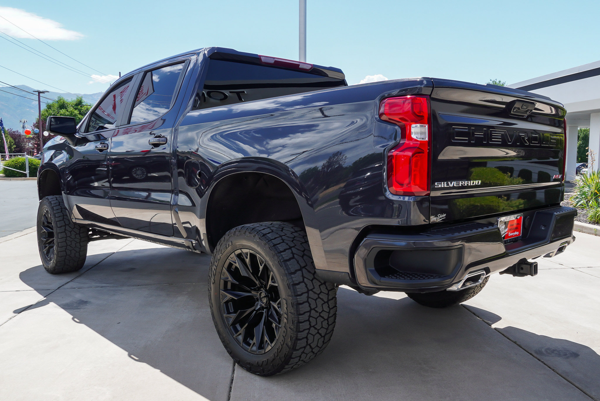 Used 2024 Chevrolet Silverado 1500 RST AWD/4WD image 6