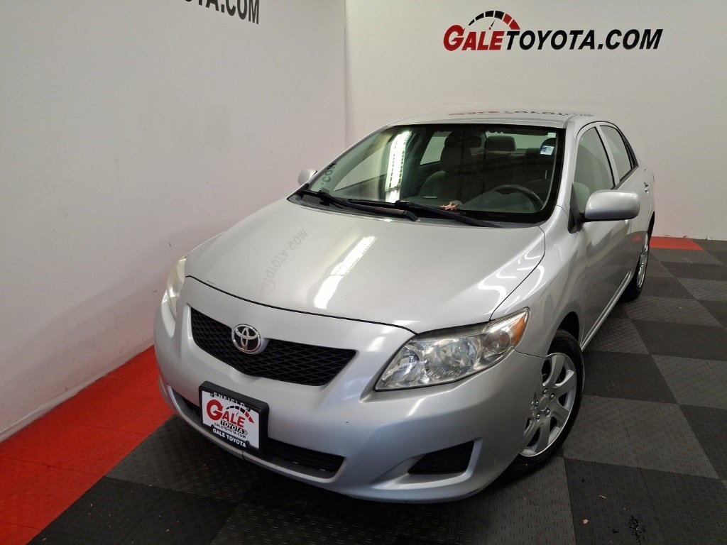 Used 2010 Toyota Corolla LE image 2