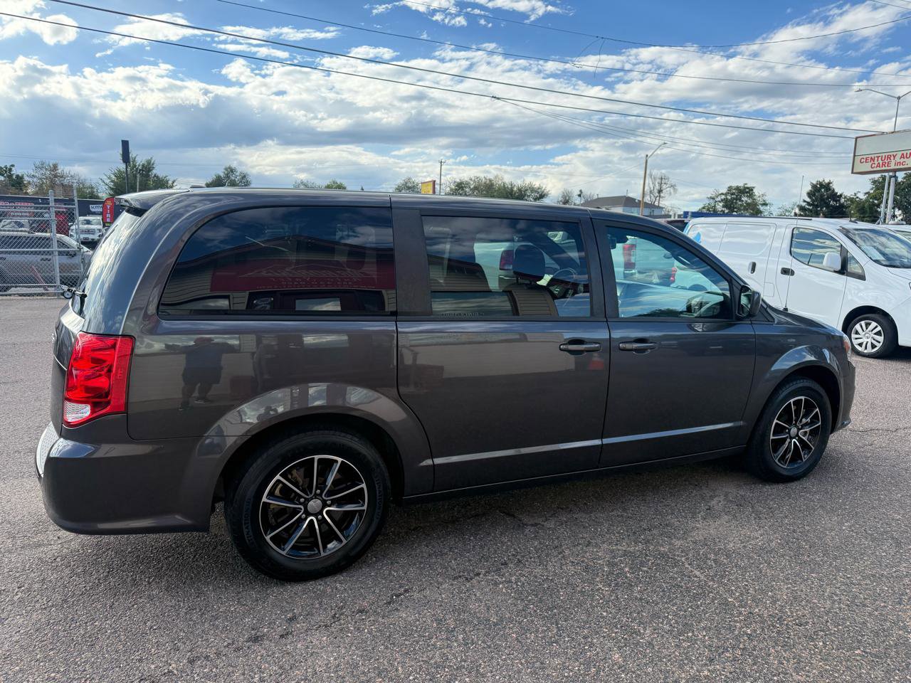 Used 2019 Dodge Grand Caravan SE image 10