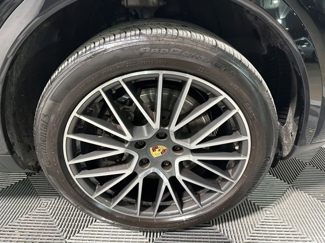 Used 2021 Porsche Cayenne image 9