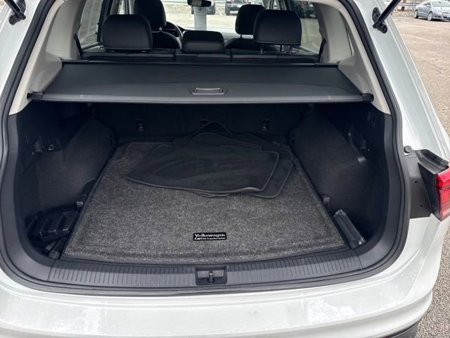 Certified 2023 Volkswagen Tiguan SE w/ Panoramic Sunroof Package image 29