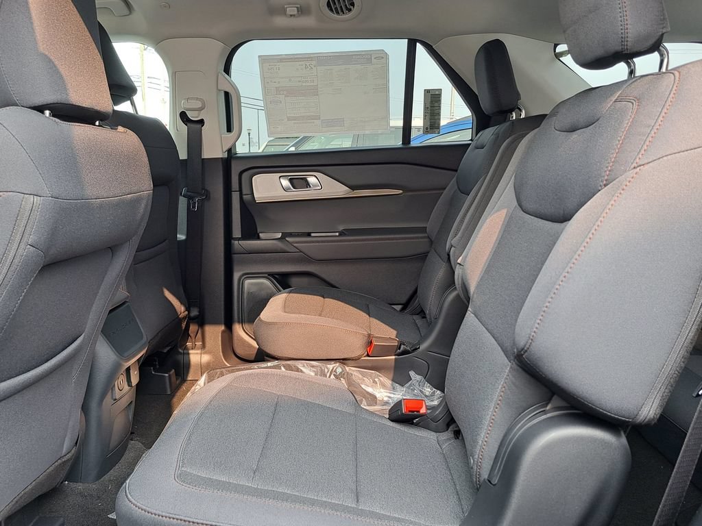 New 2026 Ford Explorer Active RWD image 14
