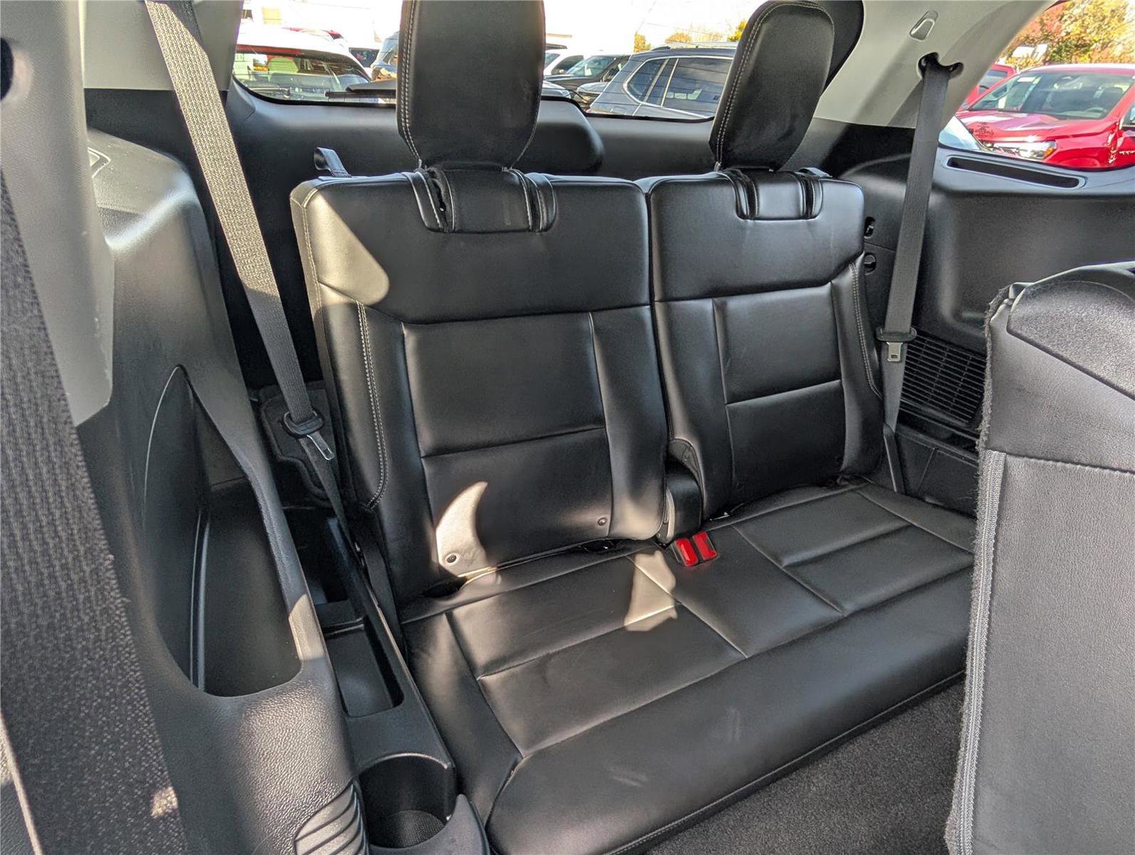 Used 2024 Ford Explorer XLT w/ Equipment Group 202A image 13