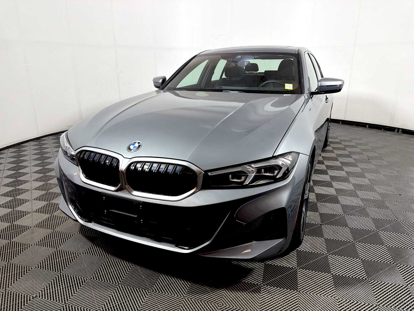 Used 2023 BMW 330i xDrive Sedan w/ Driving Assistance Package AWD/4WD image 3
