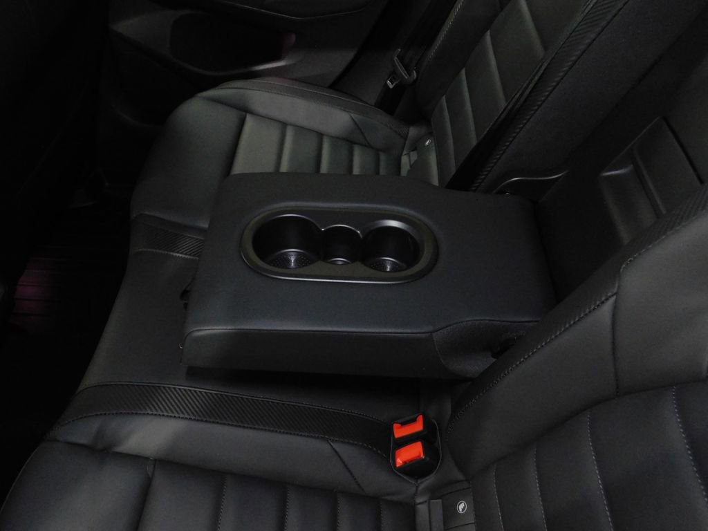 Used 2025 Volkswagen Golf R Black Edition image 81