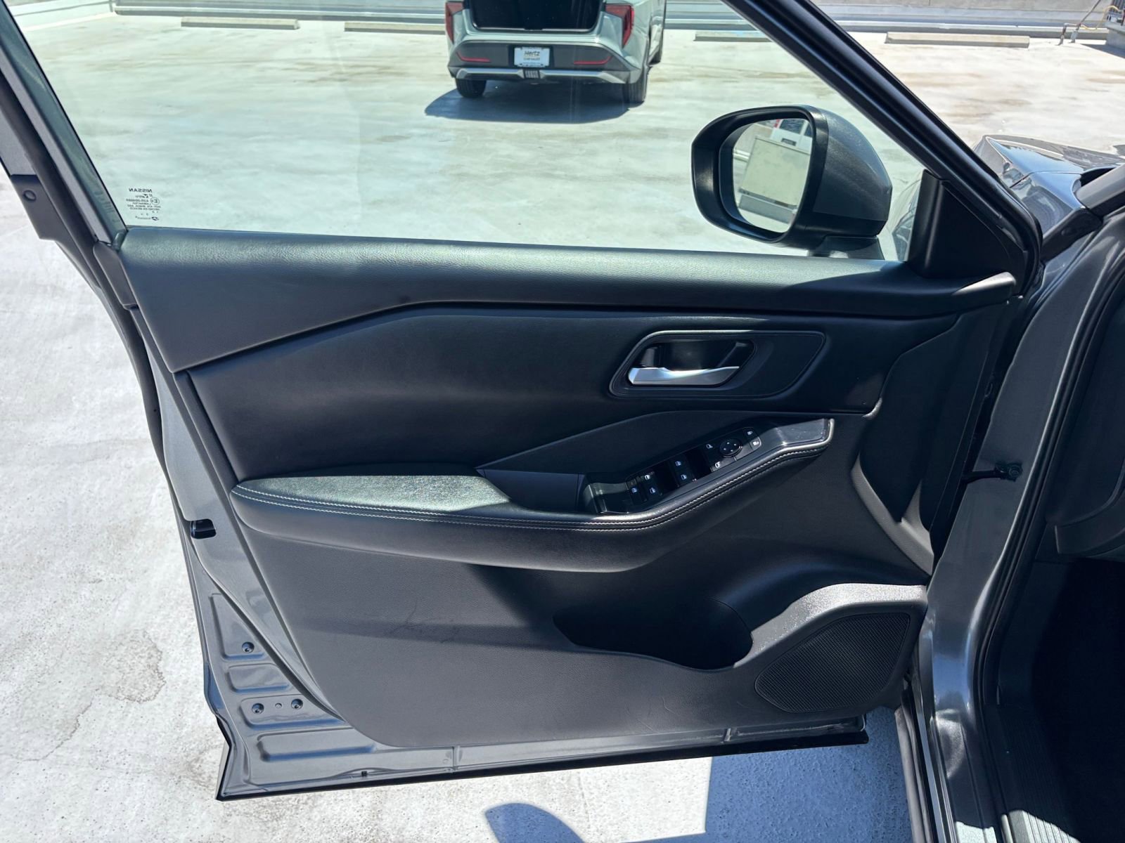Used 2024 Nissan Rogue SV FWD image 18