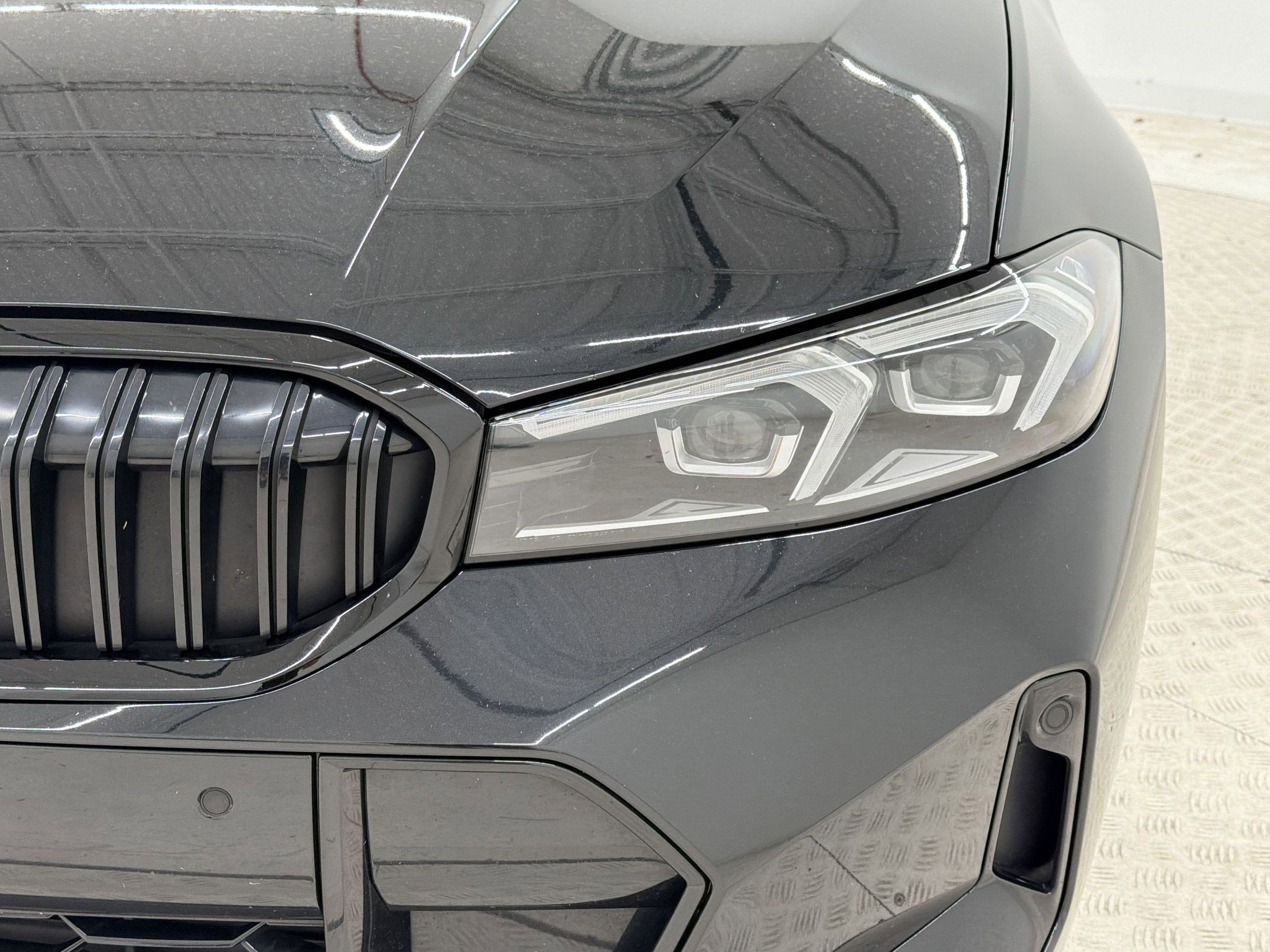 Certified 2024 BMW 330i Sedan w/ M Sport Package RWD image 11