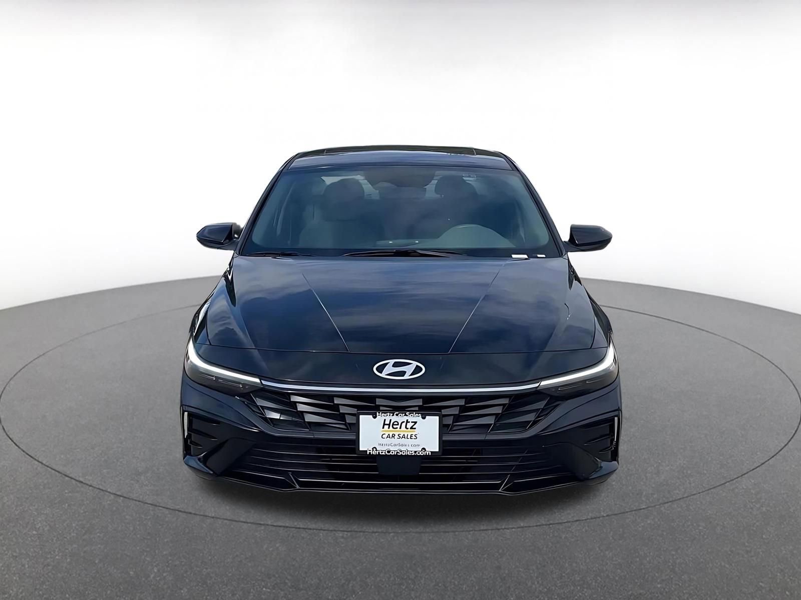 Used 2025 Hyundai Elantra SEL image 3