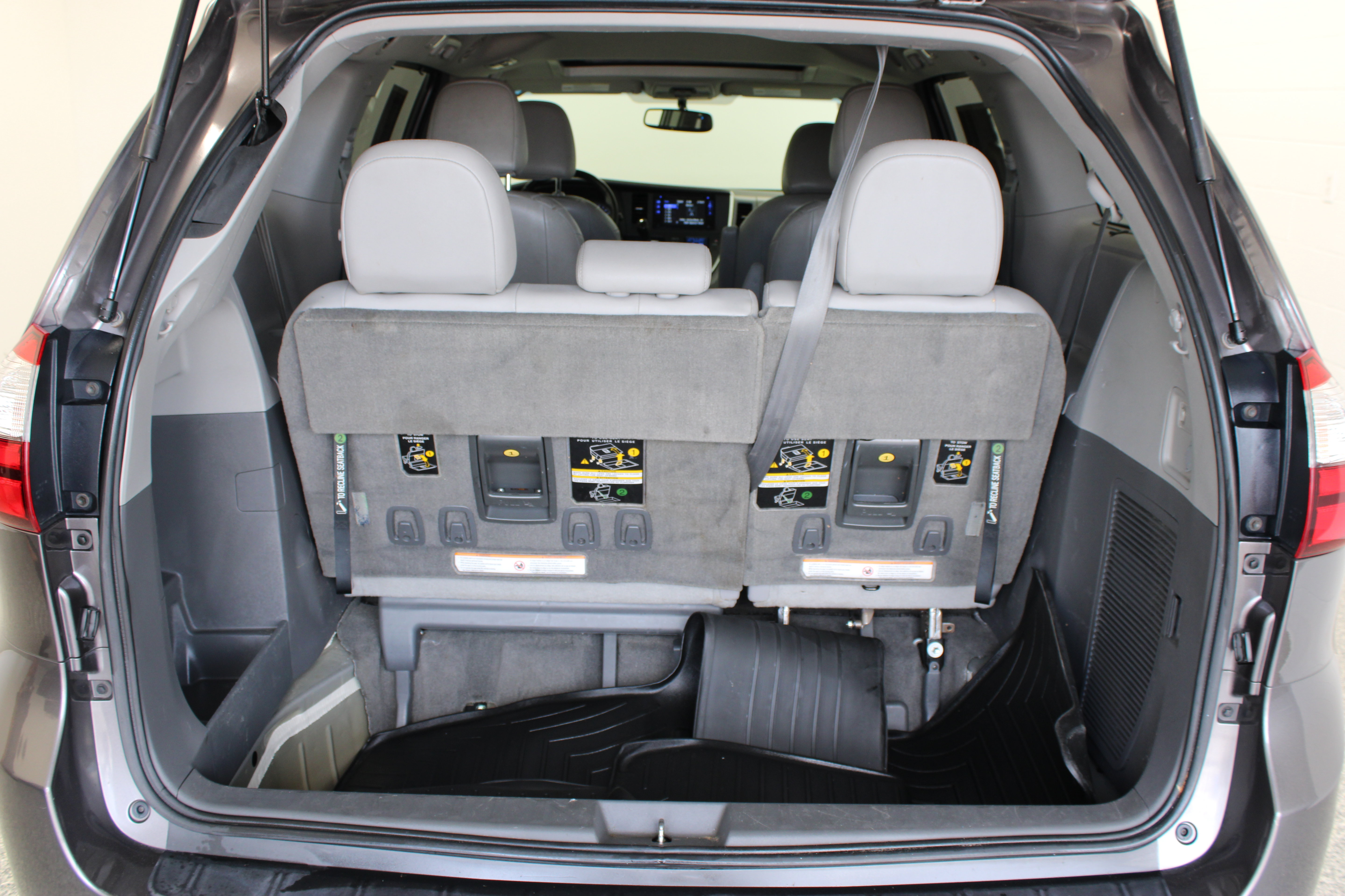 Used 2015 Toyota Sienna XLE AWD/4WD image 33
