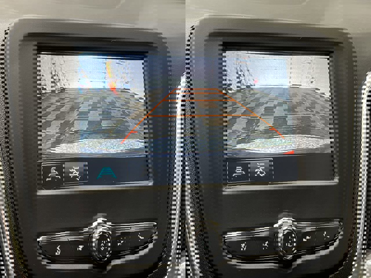 Used 2018 Chevrolet Equinox LT image 5