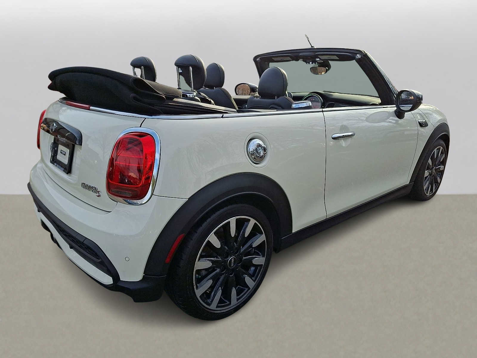 Used 2022 MINI Cooper S w/ Signature Upholstery Package image 4