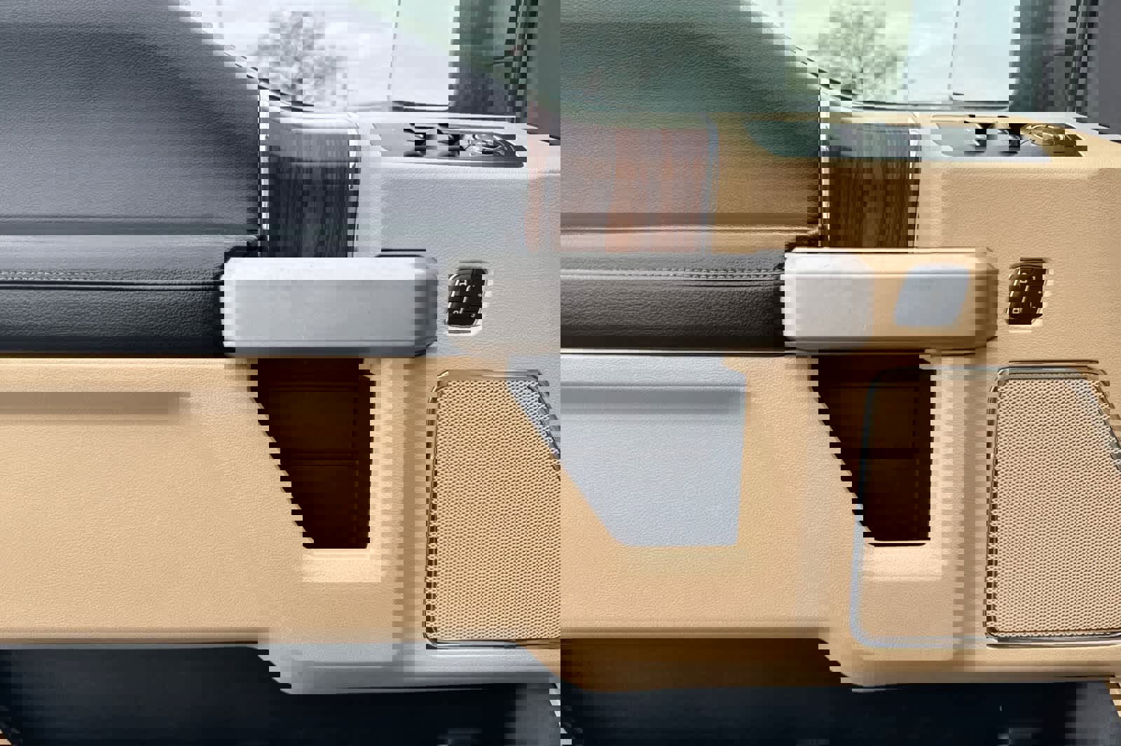 Used 2015 Ford F150 Lariat w/ Equipment Group 501A Mid image 12