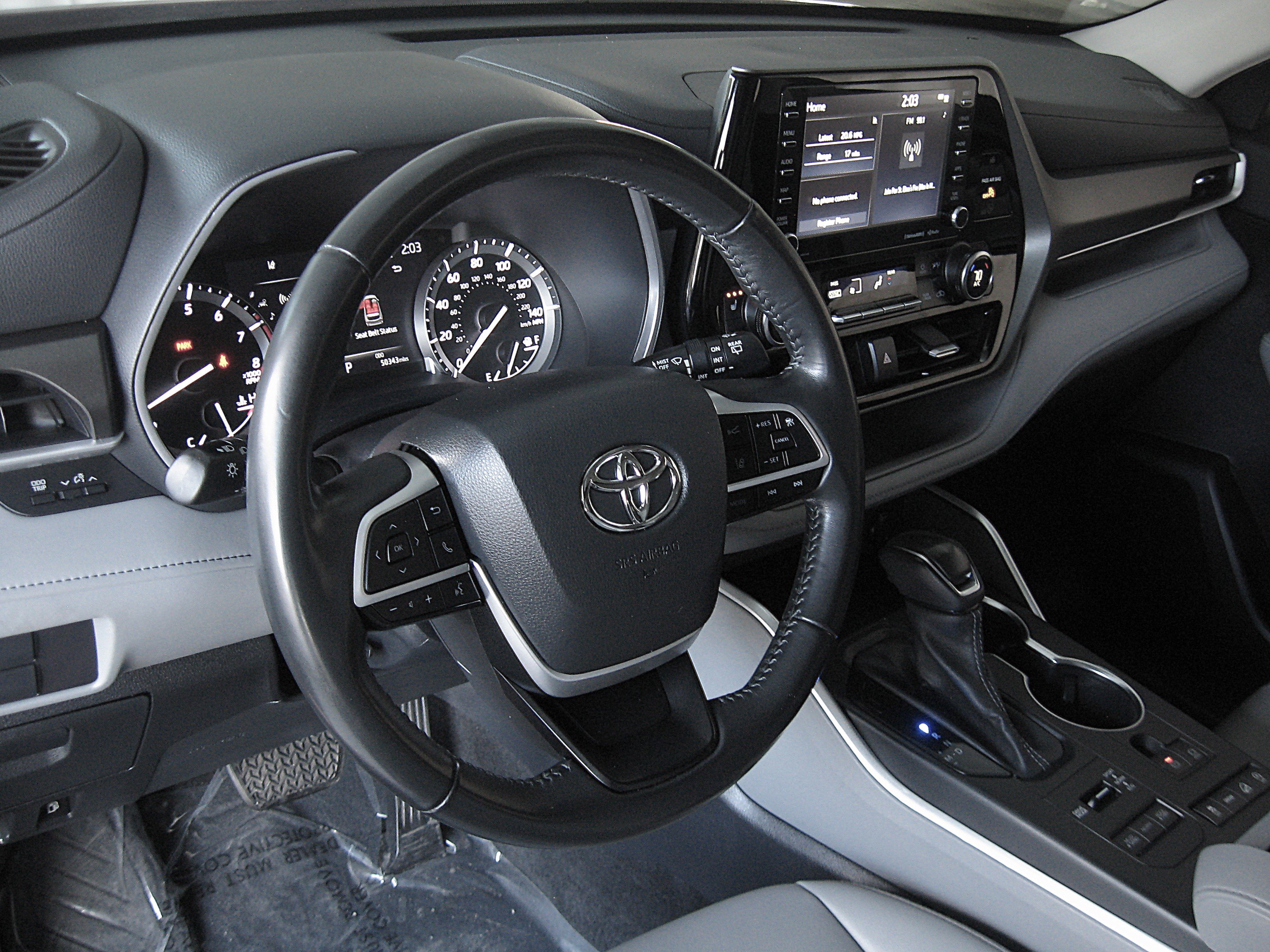 Used 2022 Toyota Highlander XLE image 12