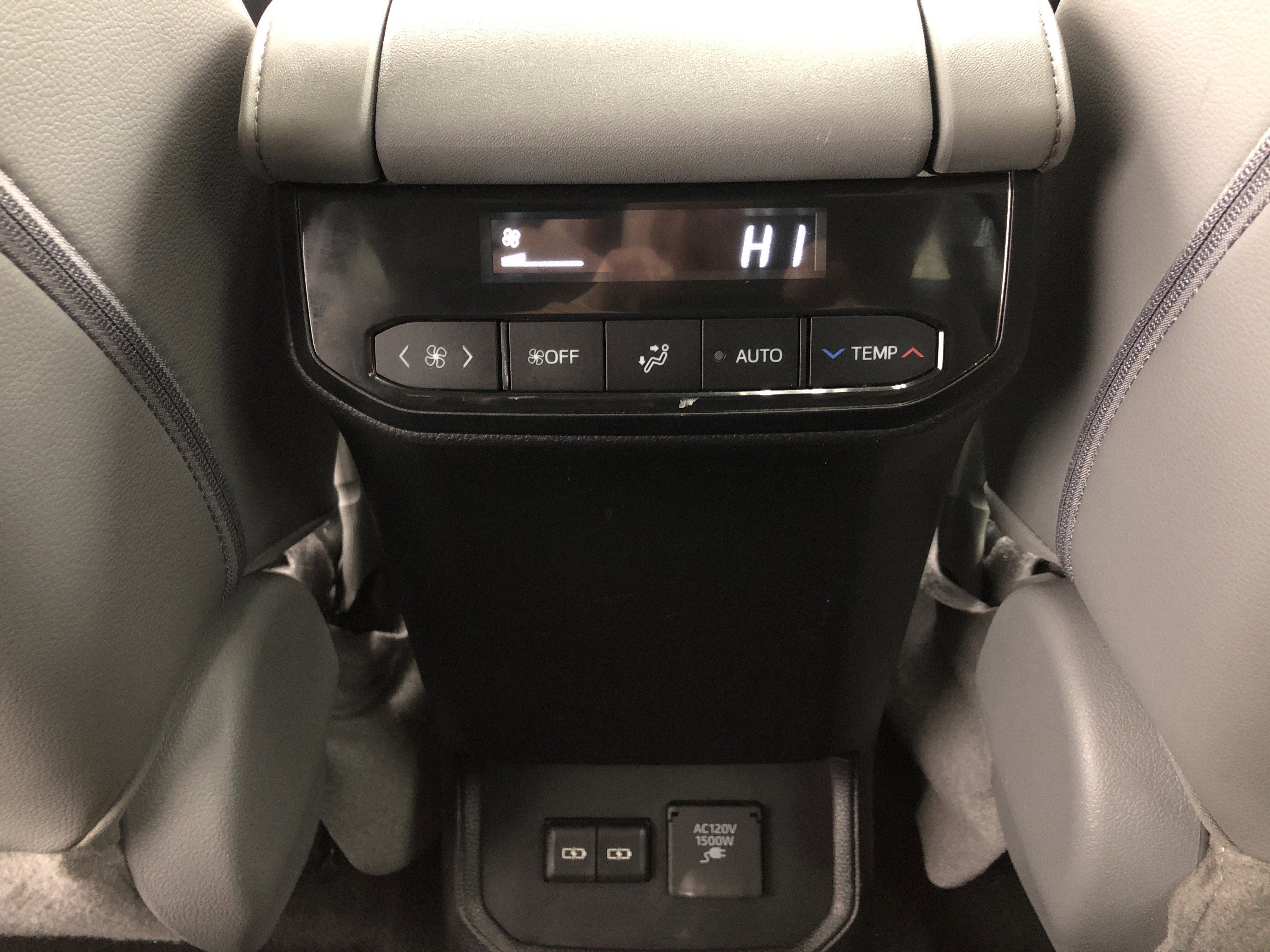 Used 2022 Toyota Highlander Limited image 11