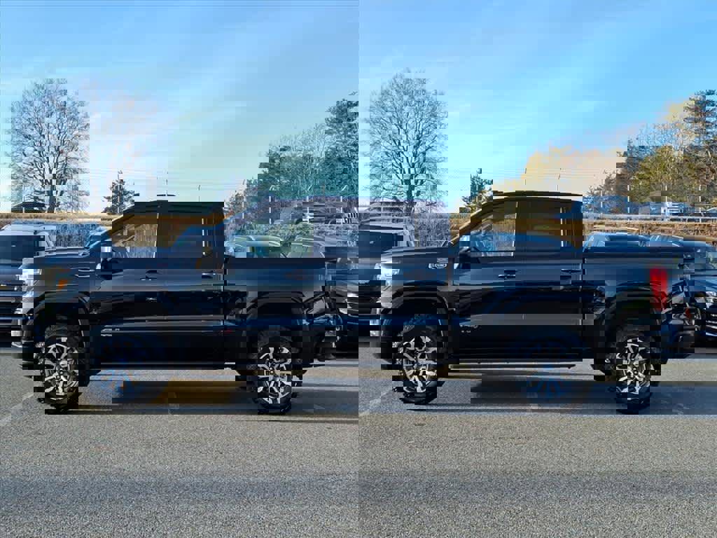 Used 2021 GMC Sierra 1500 AT4 w/ AT4 Premium Package image 2