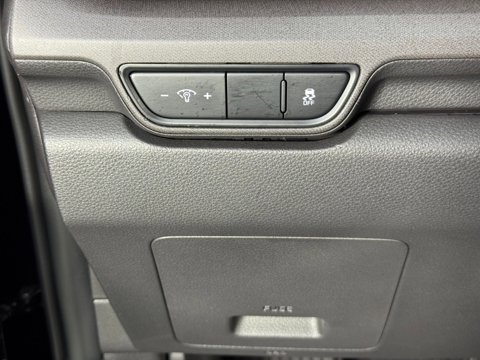 Used 2025 Kia Carnival EX FWD image 18